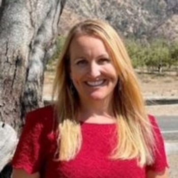 Avatar of Courtney Leon