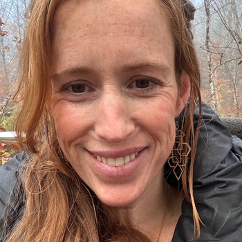 Avatar of Lara Holmes