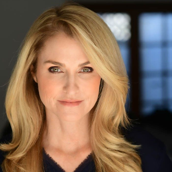 Avatar of Deanne Moore