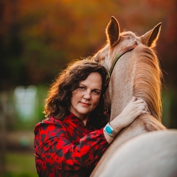 Avatar of Shannon Sennefelder AMFT, CPC, CRC.   Supervised by Lauren MCGill, LMFT