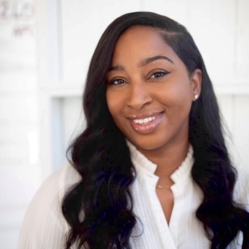 Avatar of Zoe Carpenter