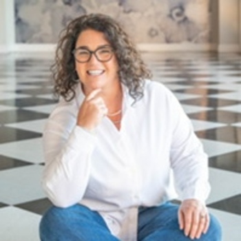 Avatar of Helen Kuhn