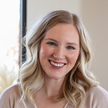 Avatar of Dr. Lindsay Solfelt