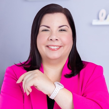 Avatar of Adelle Flores-Yoshitomi