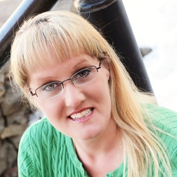 Avatar of Leanne Mairs