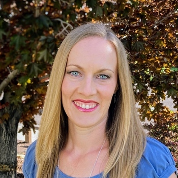 Avatar of Holly Robbins