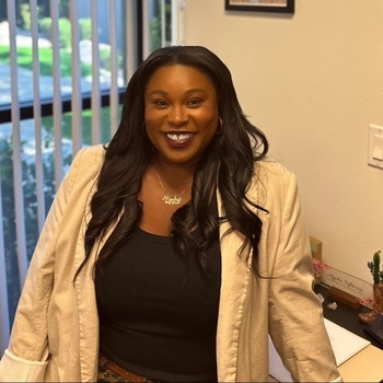 Avatar of Alysha Robinson