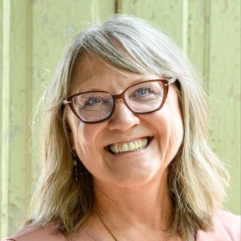 Avatar of Elizabeth Elliott
