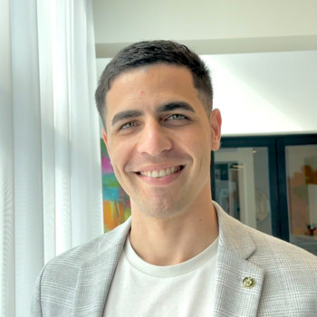 Avatar of Dr. Derek Ortiz