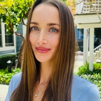 Avatar of Lauren Armstrong
