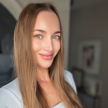 Avatar of Lauren Armstrong