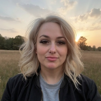 Avatar of Linzy Moore