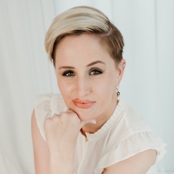Avatar of Amanda Jo Lewis