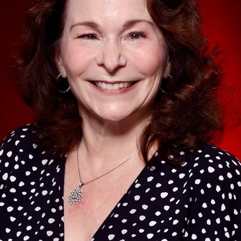 Avatar of Elizabeth Alhanti