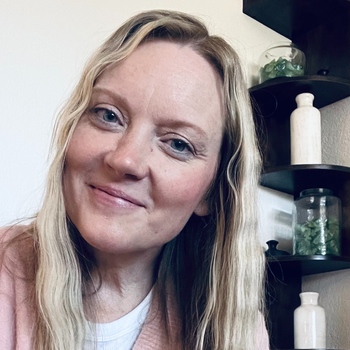 Avatar of Julianne Powers