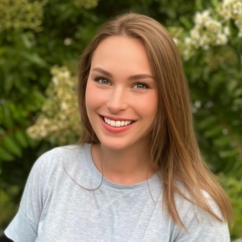 Avatar of Zoe Daab