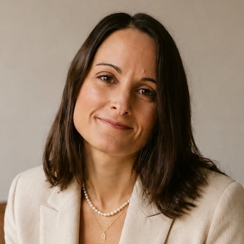 Avatar of Andrea de la Flor, MA, MEd, LPC, CAADC