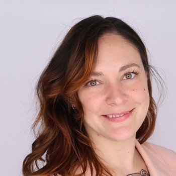 Avatar of Riva Szostkowski