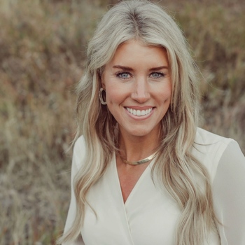 Avatar of Lindsay Schiess