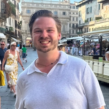 Avatar of Andrew Larsen