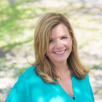 Avatar of Holly Arnoult