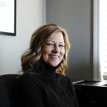 Avatar of Laura Hank