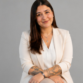 Avatar of Eliana Nivon