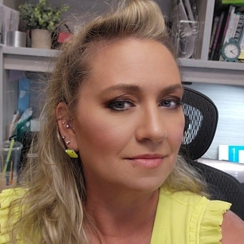 Avatar of Michelle Y Shannon