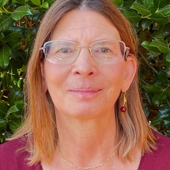 Avatar of Lisa Viator