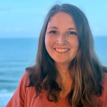Avatar of Hollie Zinn
