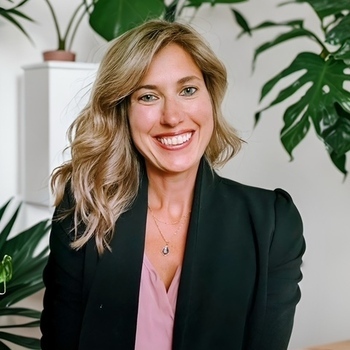 Avatar of Dr. Carly Mayer