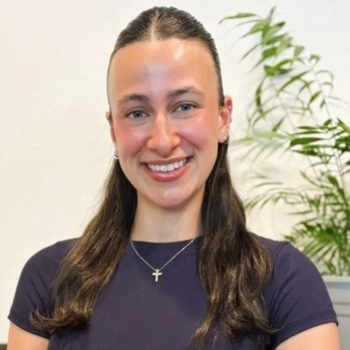 Avatar of Hallie Melo