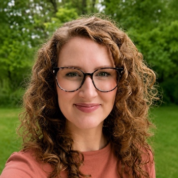Avatar of Lynsey Bond