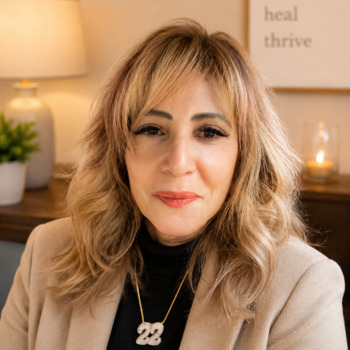 Avatar of Angela Lois