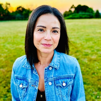 Avatar of Holly Davis