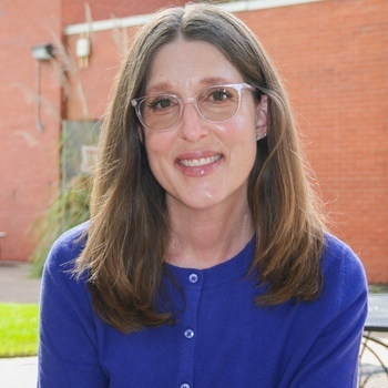 Avatar of Lisa Dean