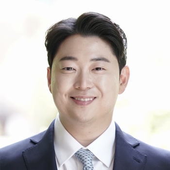 Avatar of Michael Yoon