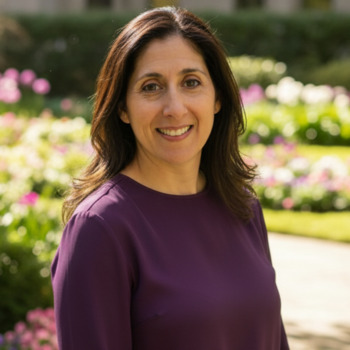 Avatar of Lynn Manea