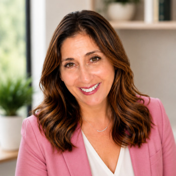 Avatar of Lynn Manea