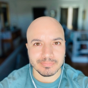 Avatar of Oliver Raya