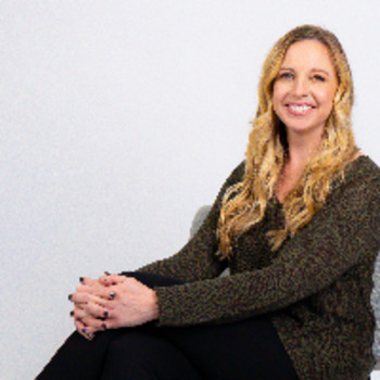 Avatar of Mandi Roarke