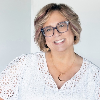 Avatar of Julie Cardoza